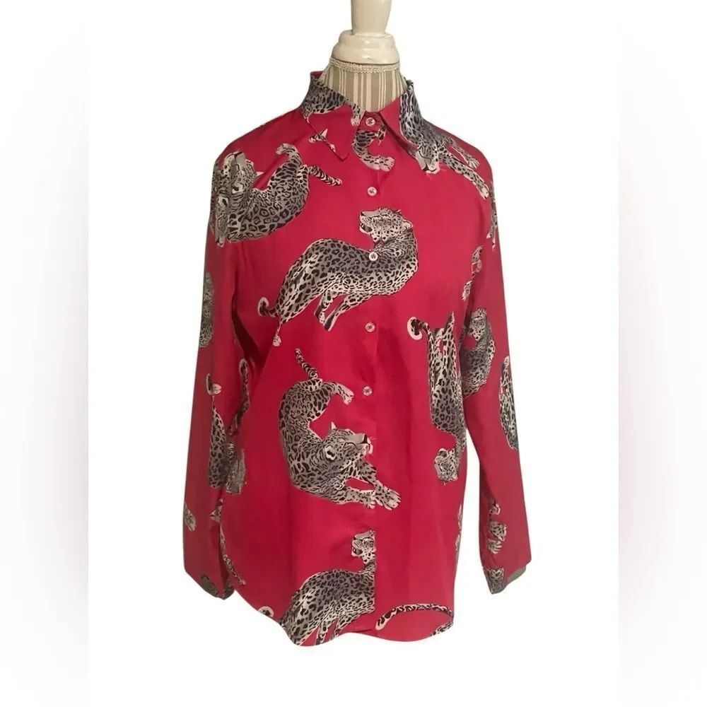 Madison hot pink  Leopard Print Button-Up Shirt excellent like new size Large